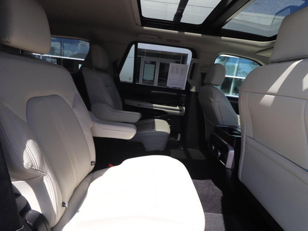 Used 2019 Ford Expedition Platinum RWD image 25