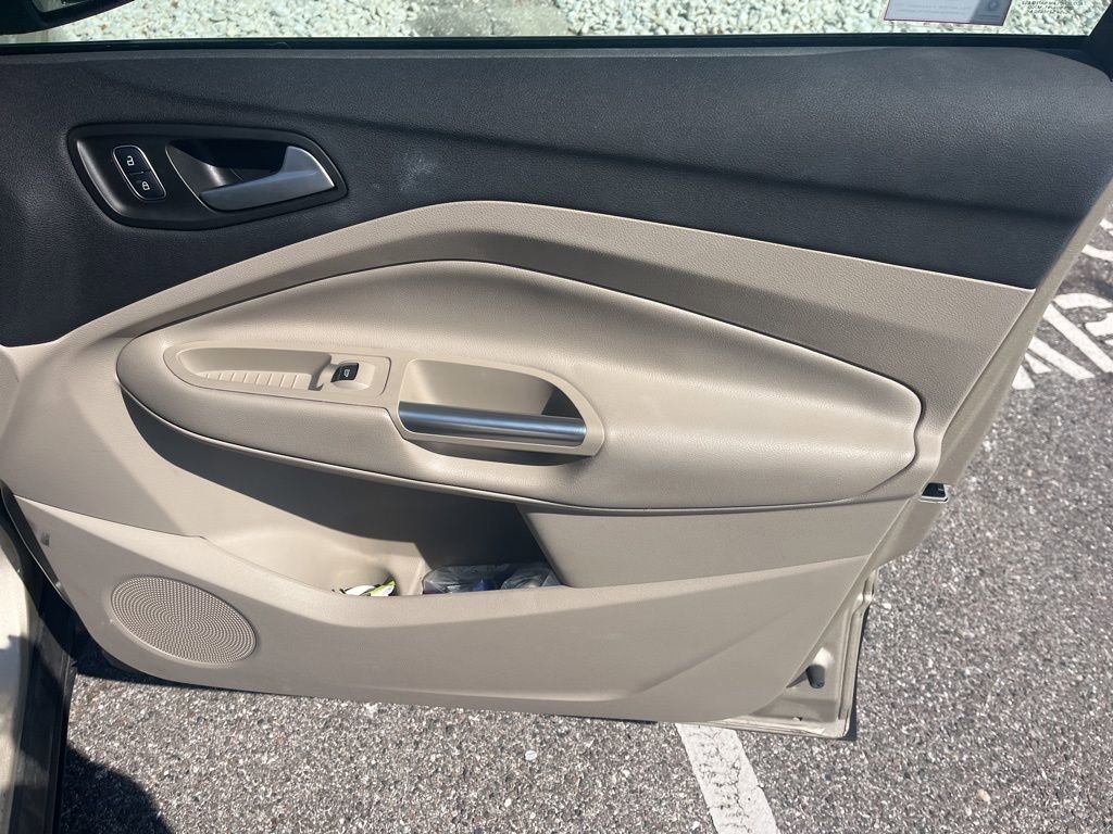 Used 2018 Ford Escape SEL FWD image 6