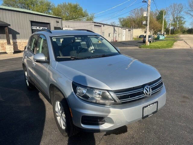 Used 2017 Volkswagen Tiguan S FWD image 2