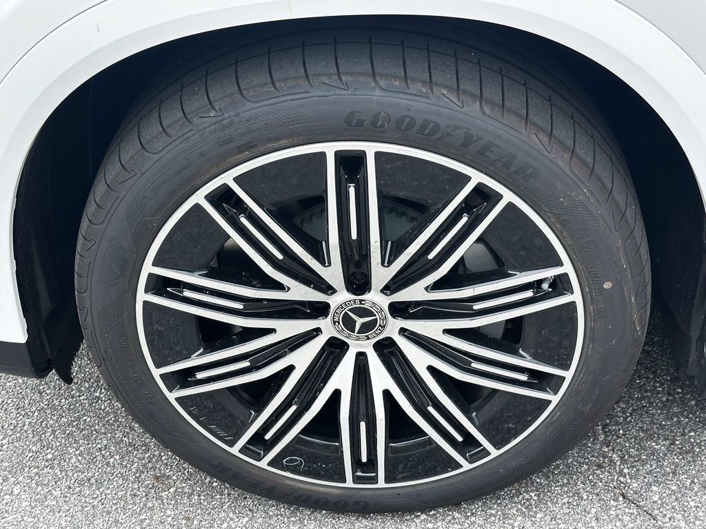 New 2026 Mercedes-Benz EQE 320 4MATIC SUV image 13