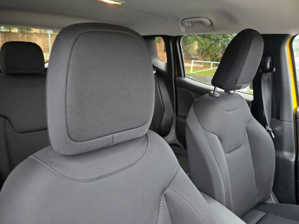 Used 2019 Jeep Renegade Altitude w/ UConnect 8.4 Nav Group image 15