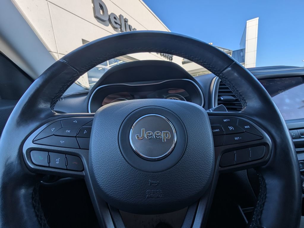 Used 2021 Jeep Cherokee Trailhawk image 19