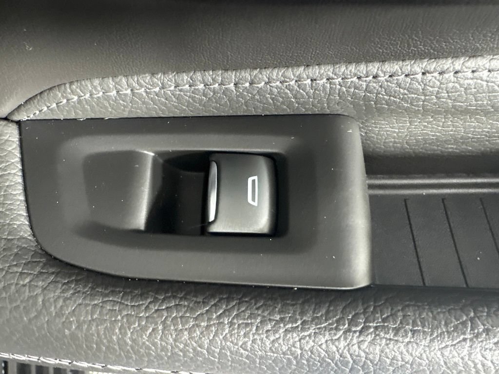 Used 2021 GMC Yukon Denali w/ Denali Premium Package RWD image 56