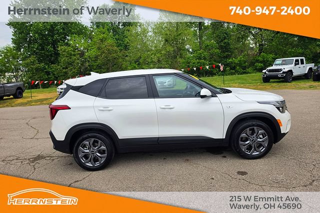 Used 2024 Kia Seltos LX AWD/4WD image 27