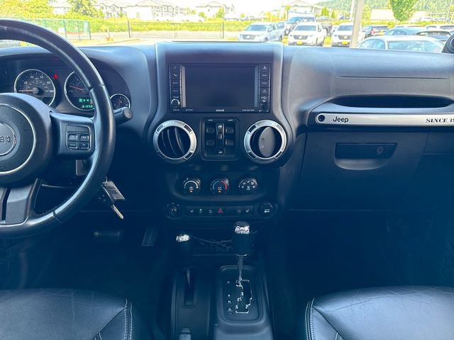 Used 2014 Jeep Wrangler Unlimited Rubicon w/ Connectivity Group AWD/4WD image 20