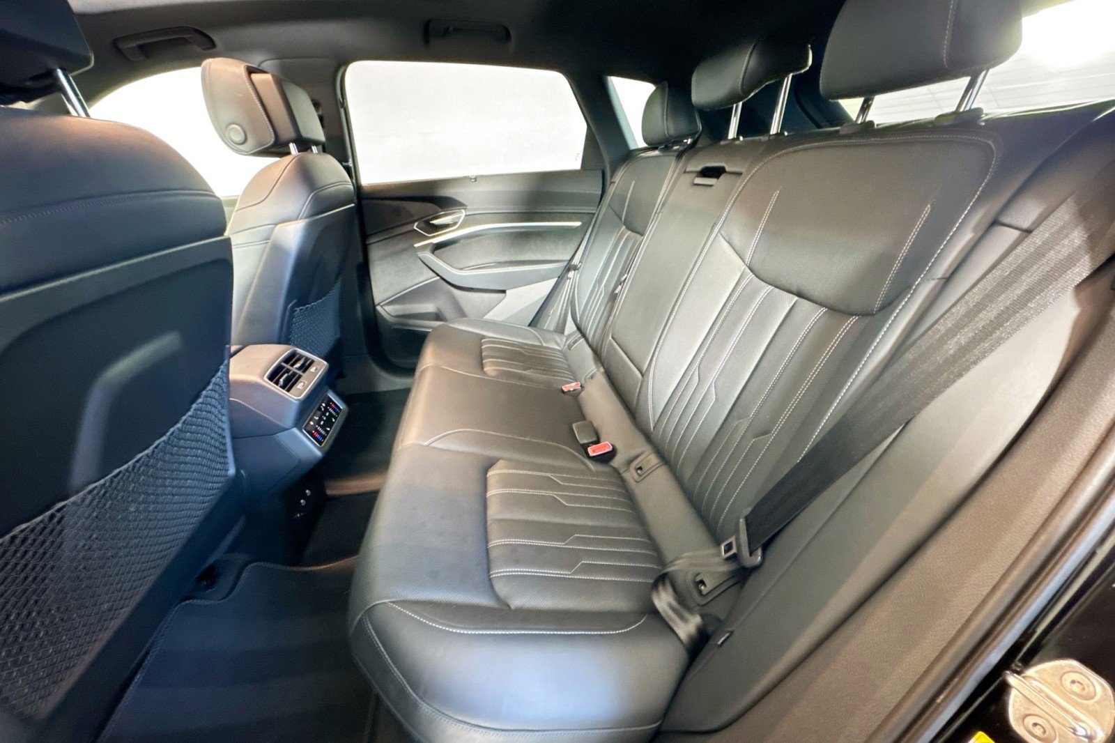 Used 2022 Audi e-tron Chronos w/ Chronos Package image 22