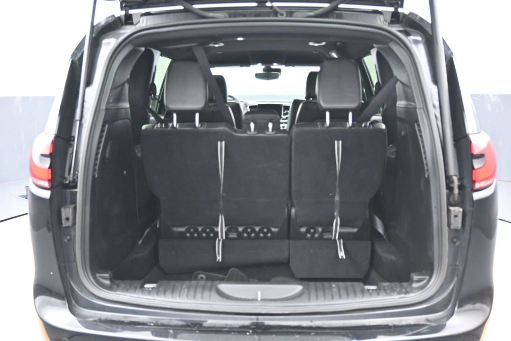 Used 2025 Chrysler Pacifica Select FWD image 16