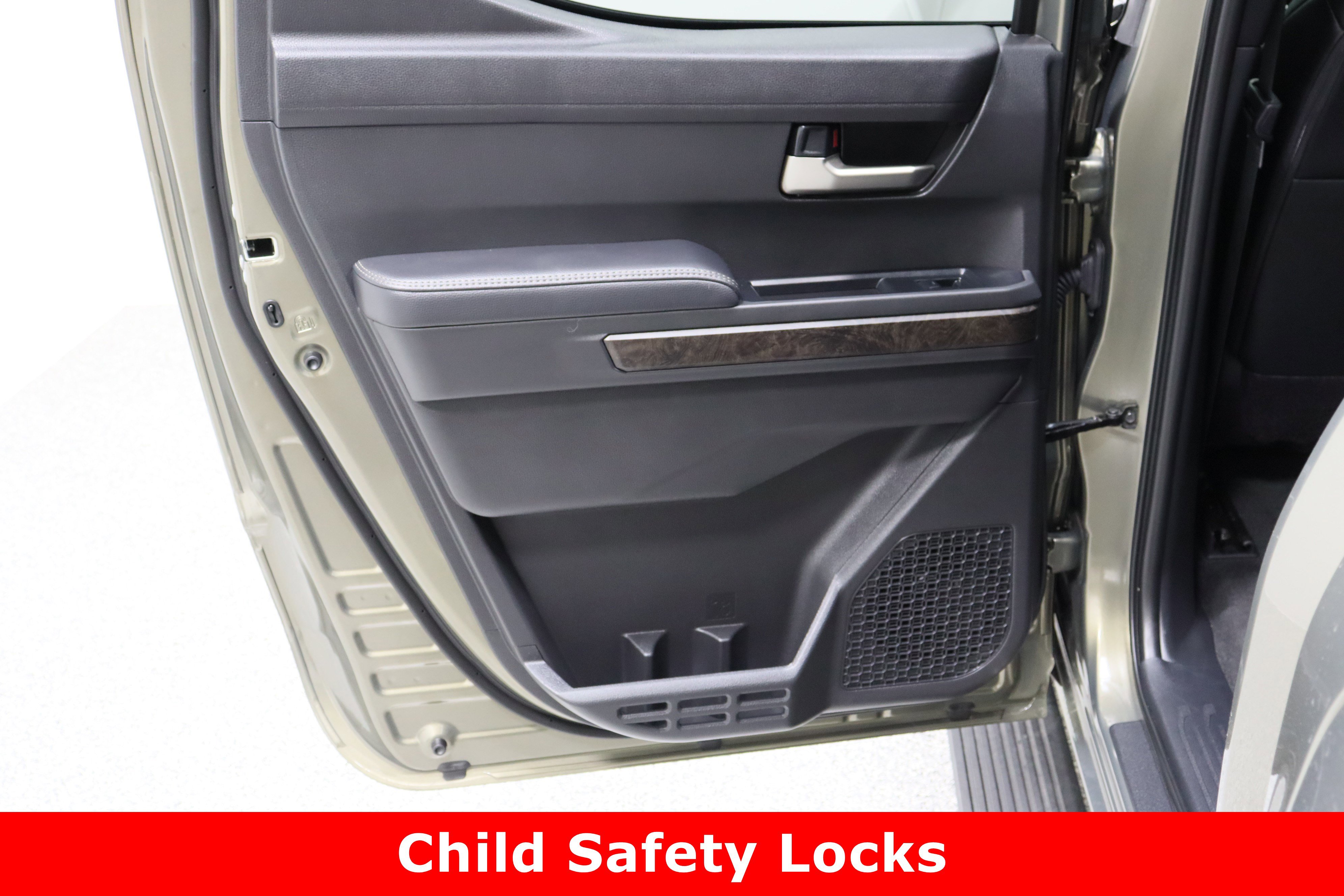 Certified 2025 Toyota Tacoma Limited image 30