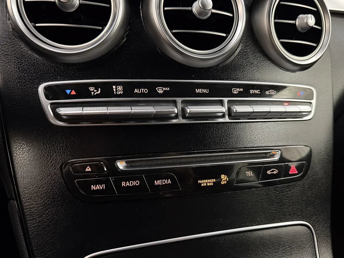 Used 2017 Mercedes-Benz GLC 300 4MATIC image 24