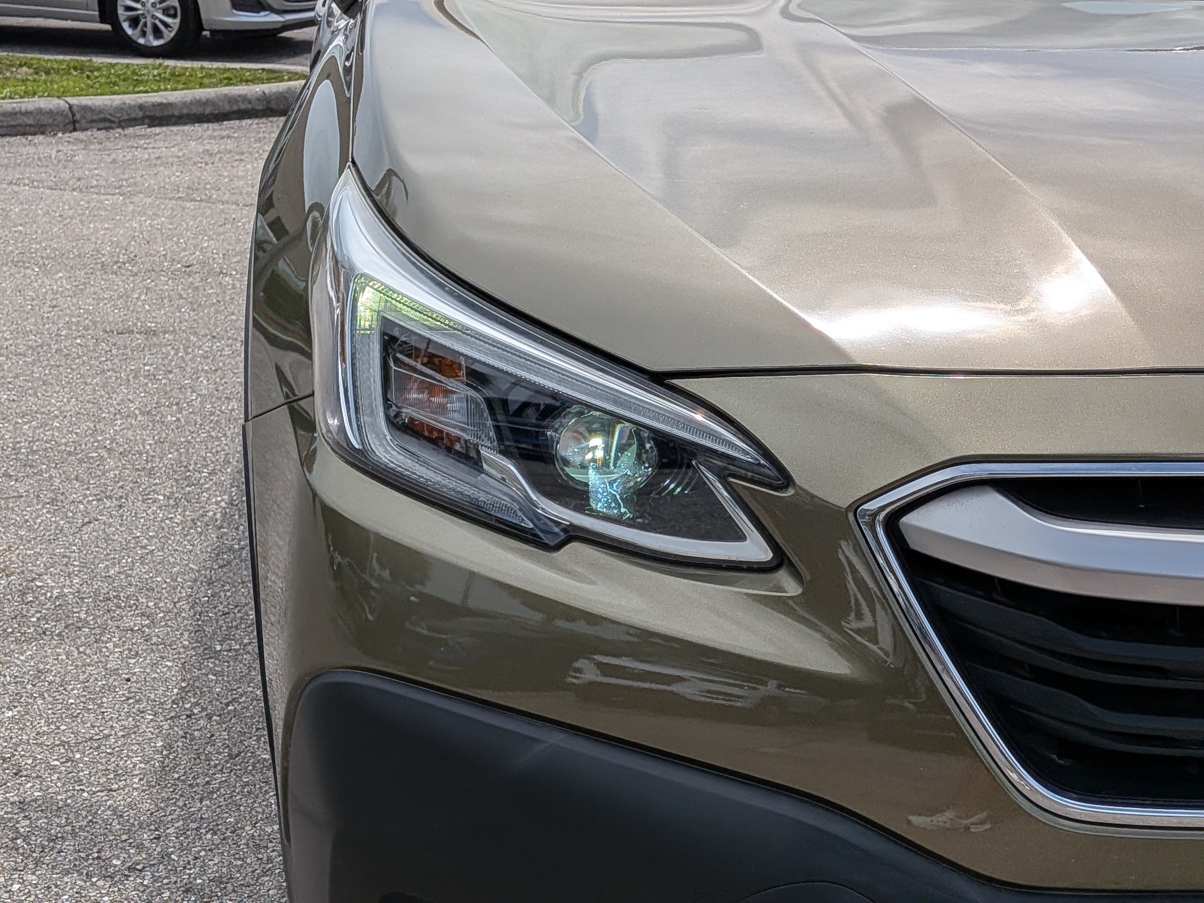 Used 2020 Subaru Outback Touring XT AWD/4WD image 9
