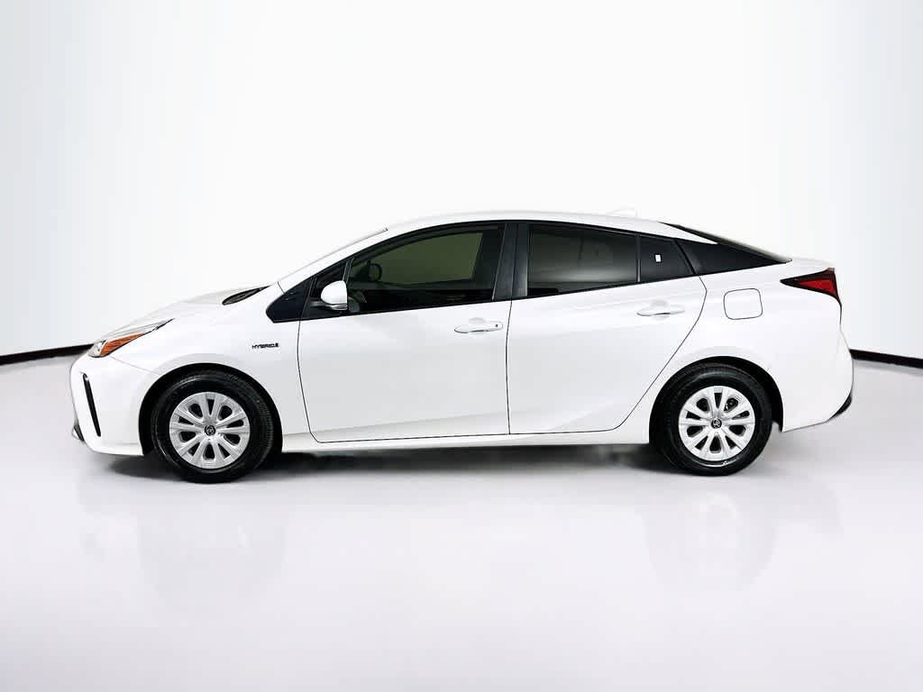 Used 2021 Toyota Prius L Eco FWD image 3