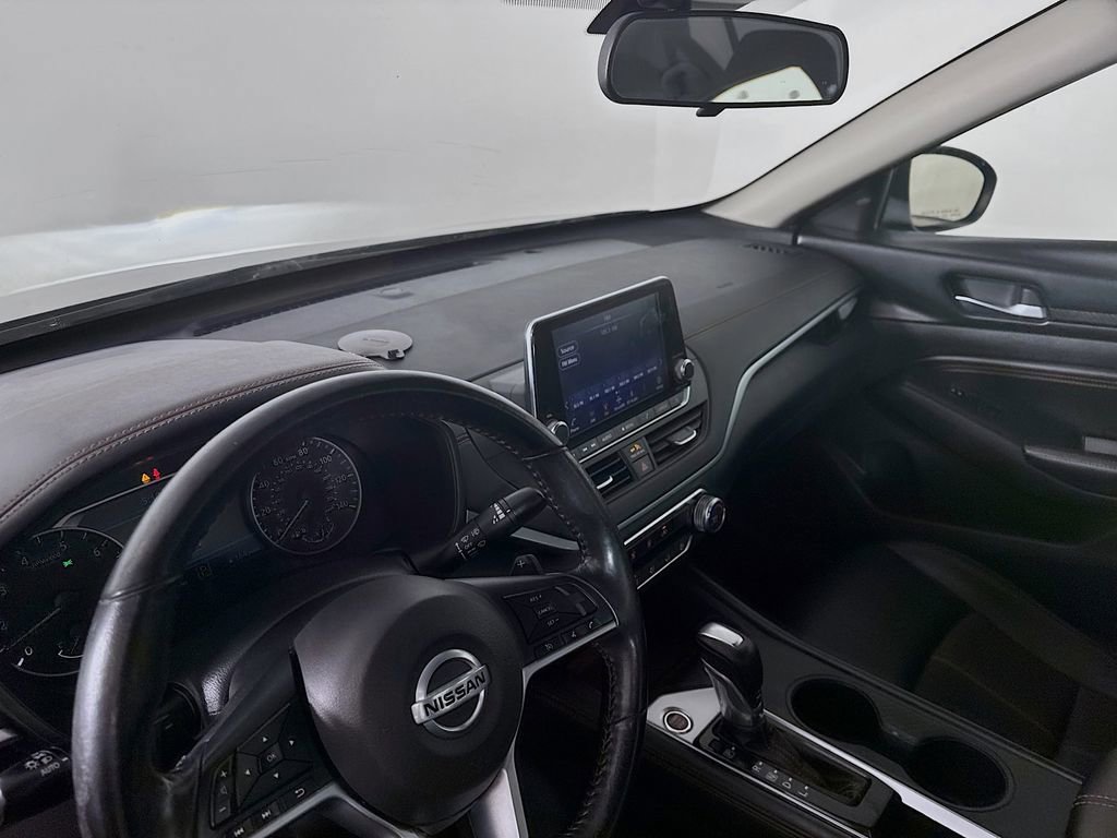 Used 2022 Nissan Altima 2.5 SR FWD image 9
