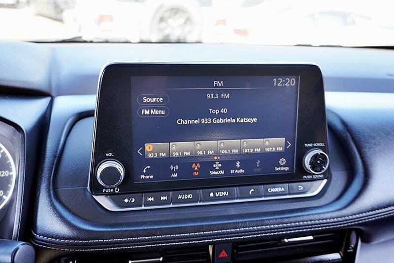 Used 2021 Nissan Rogue SV image 25