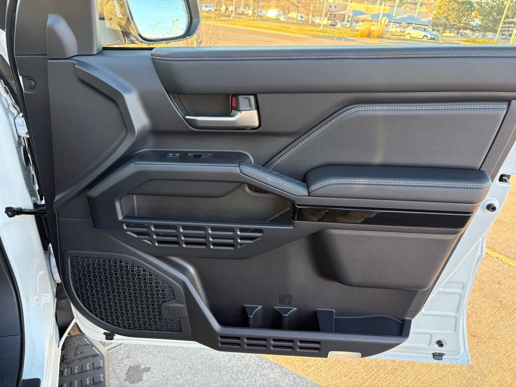 Used 2025 Toyota 4Runner 4WD image 30