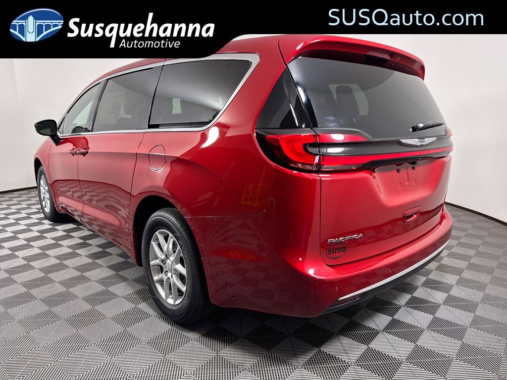 New 2026 Chrysler Pacifica Select image 17