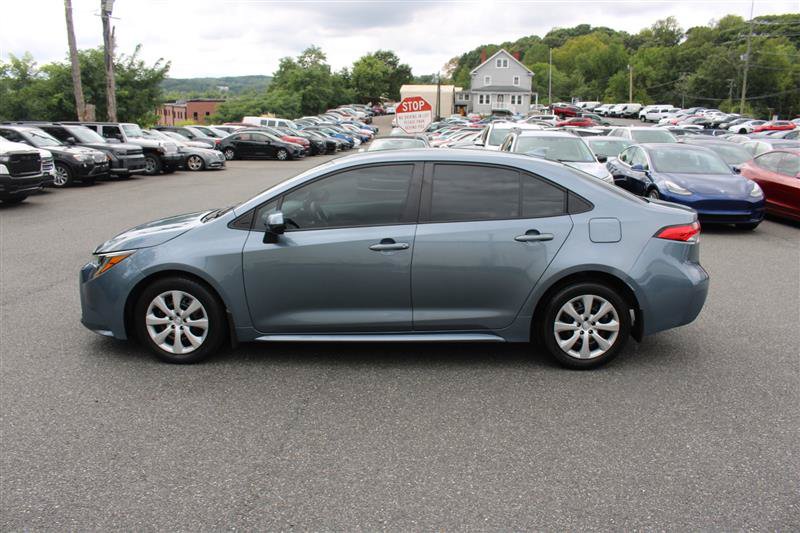 Used 2025 Toyota Corolla LE FWD image 5