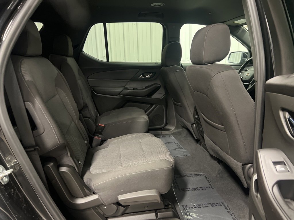 Used 2023 Chevrolet Traverse LT image 10