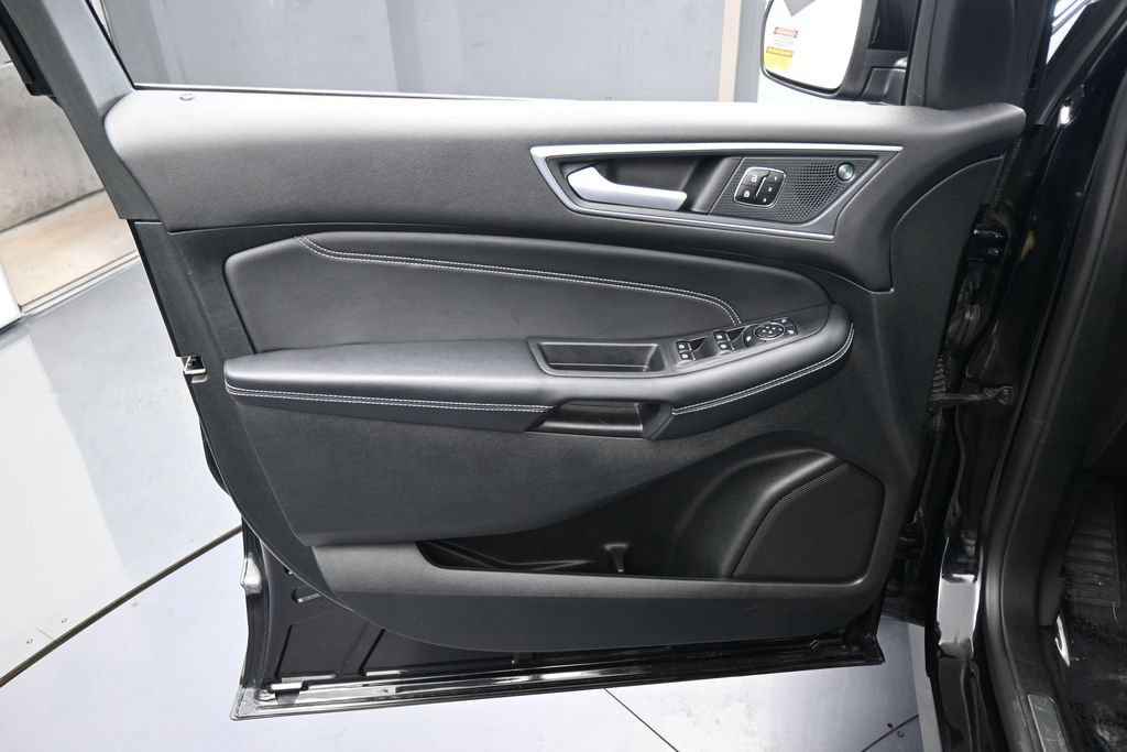 Used 2024 Ford Edge Titanium AWD/4WD image 13