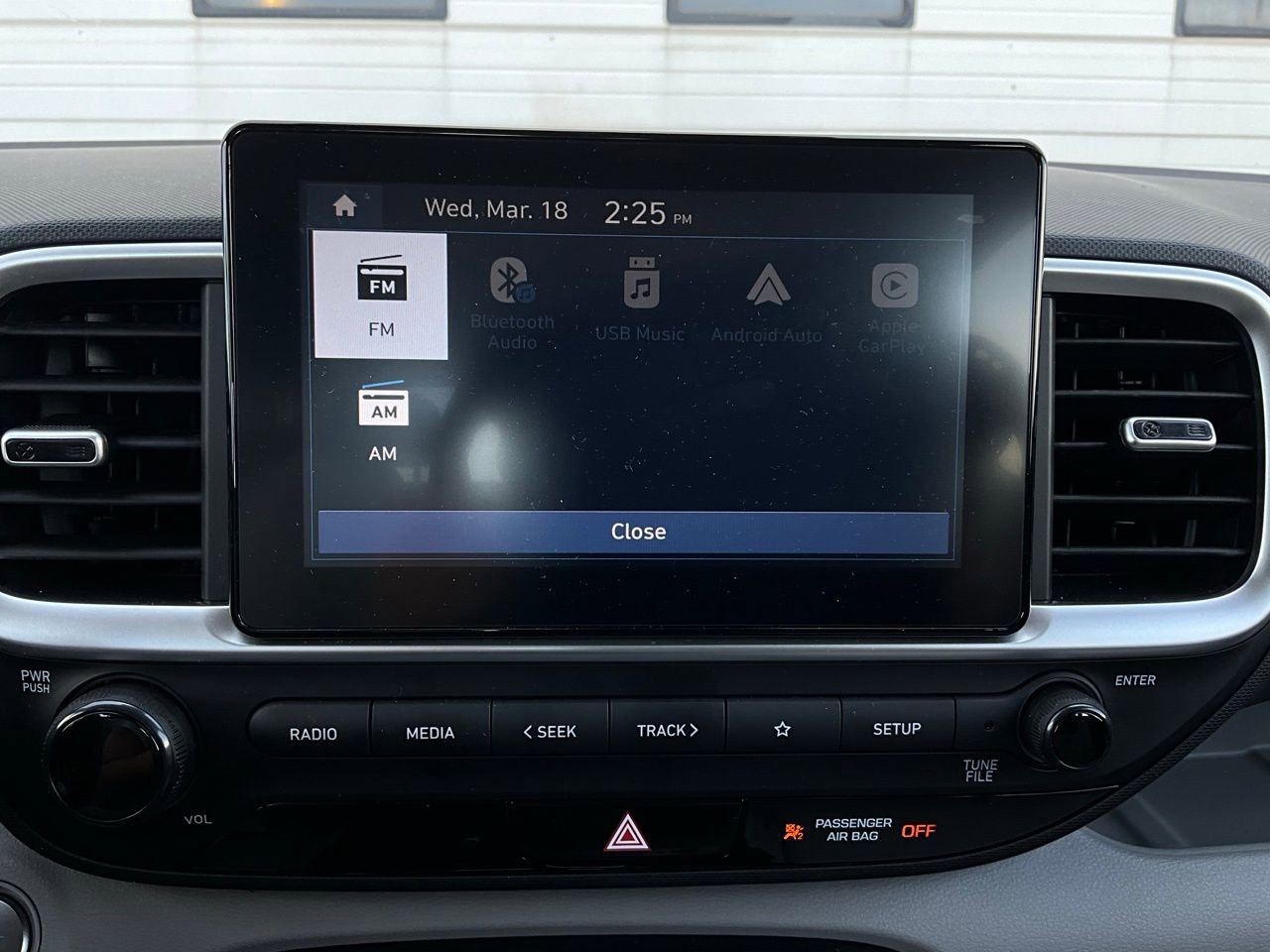 Used 2025 Hyundai Venue SEL image 31