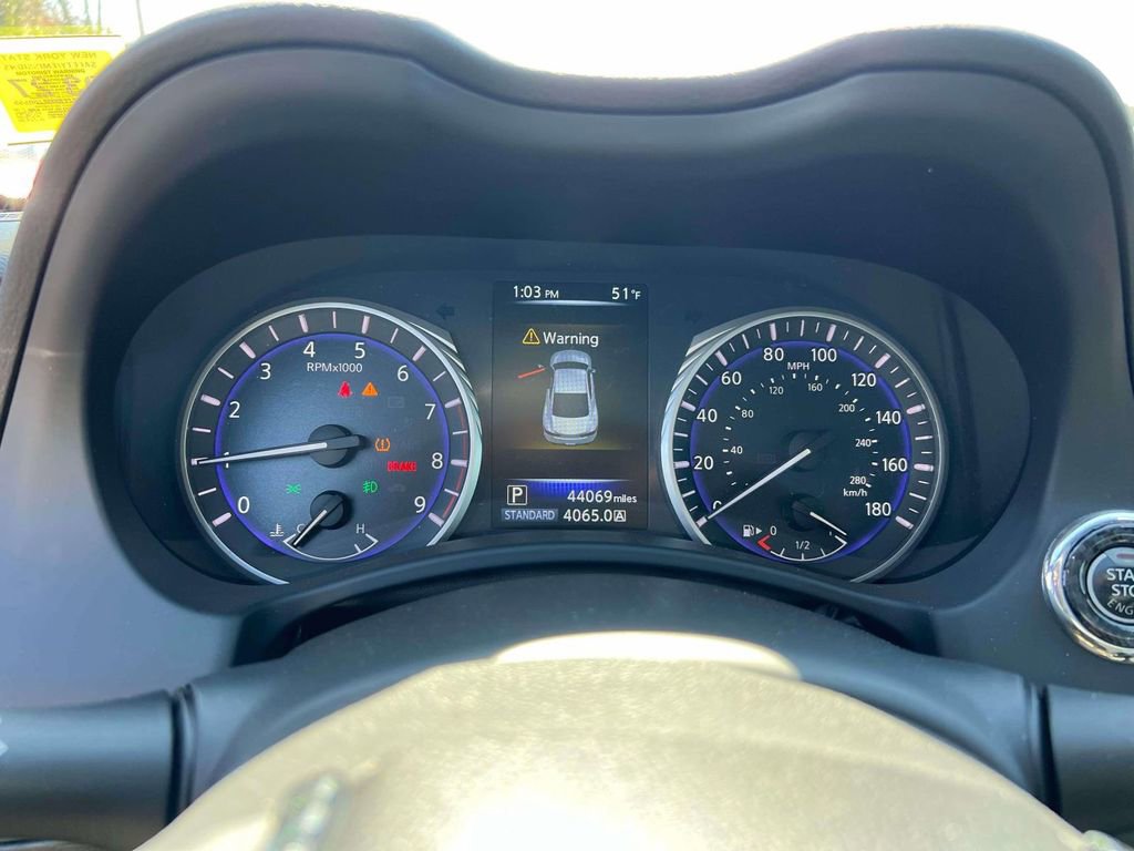 Used 2017 INFINITI Q60 Red Sport 400 image 21