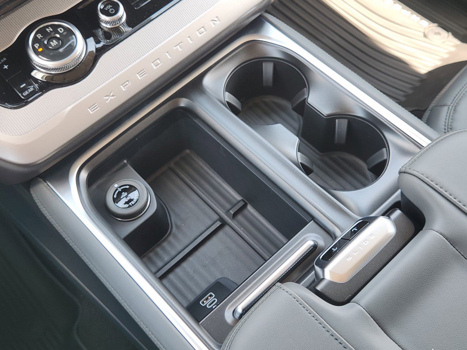 New 2026 Ford Expedition Active RWD image 18