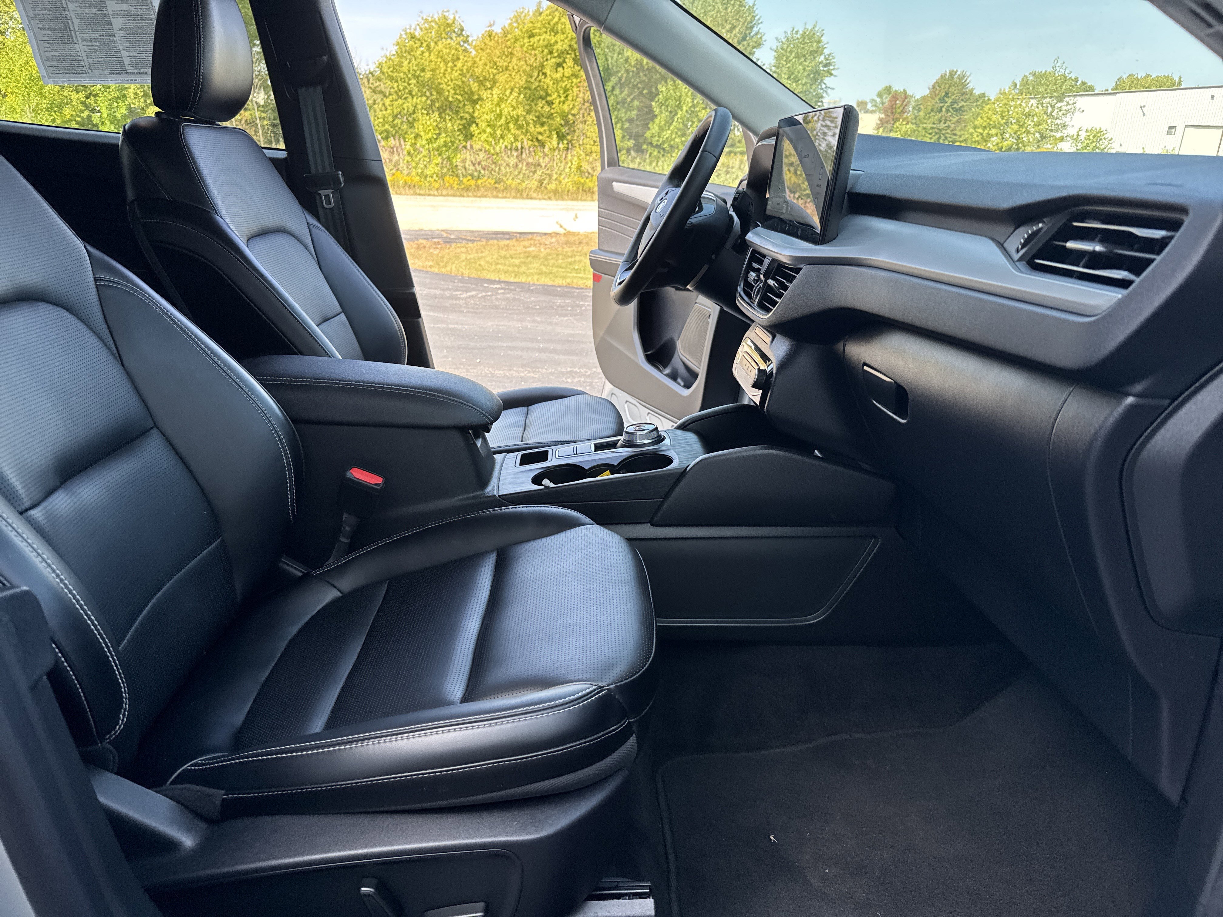 Used 2024 Ford Escape Platinum image 44