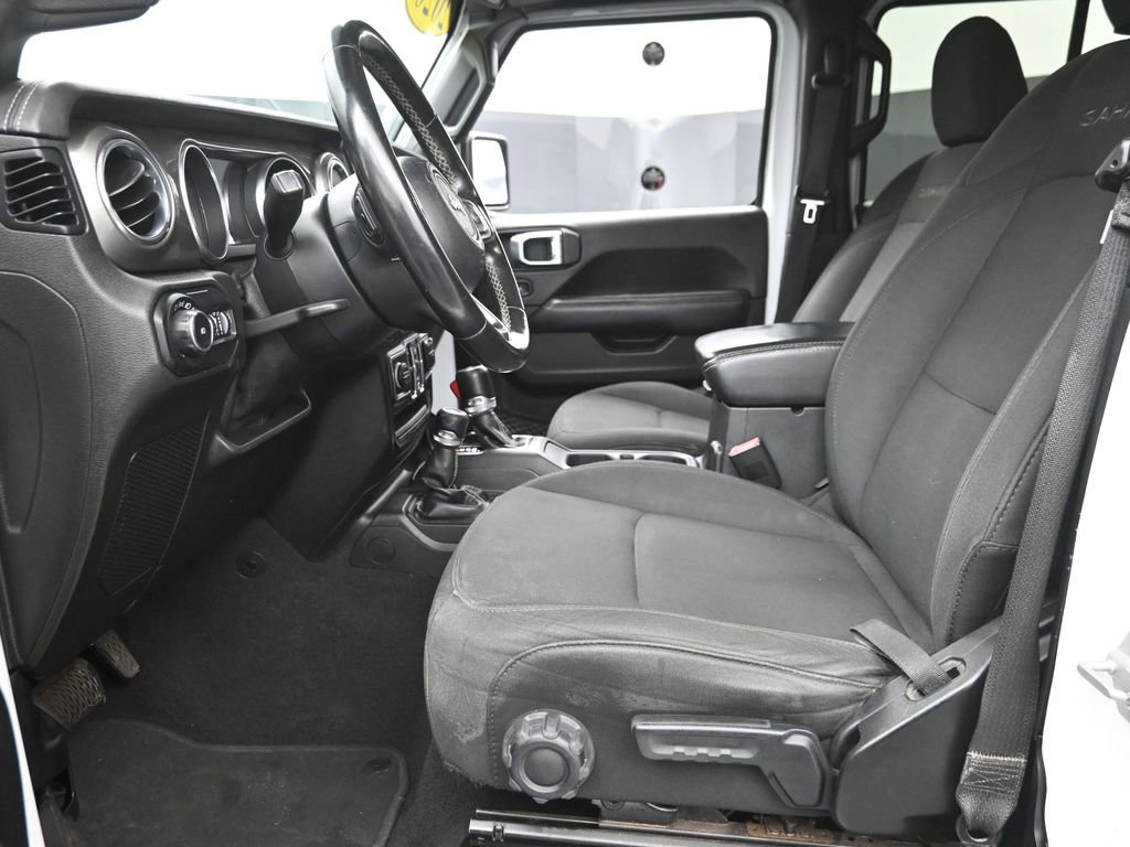 Used 2020 Jeep Wrangler Unlimited Sahara image 14