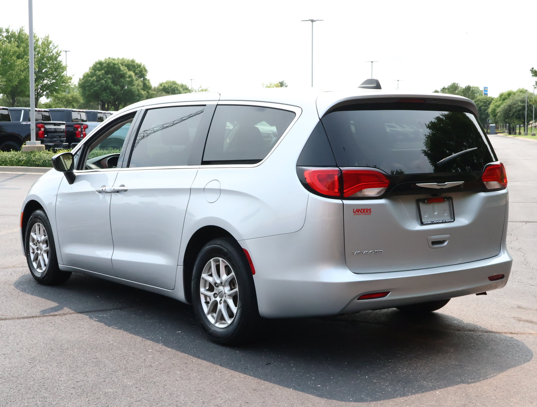 Used 2024 Chrysler Voyager LX FWD image 7
