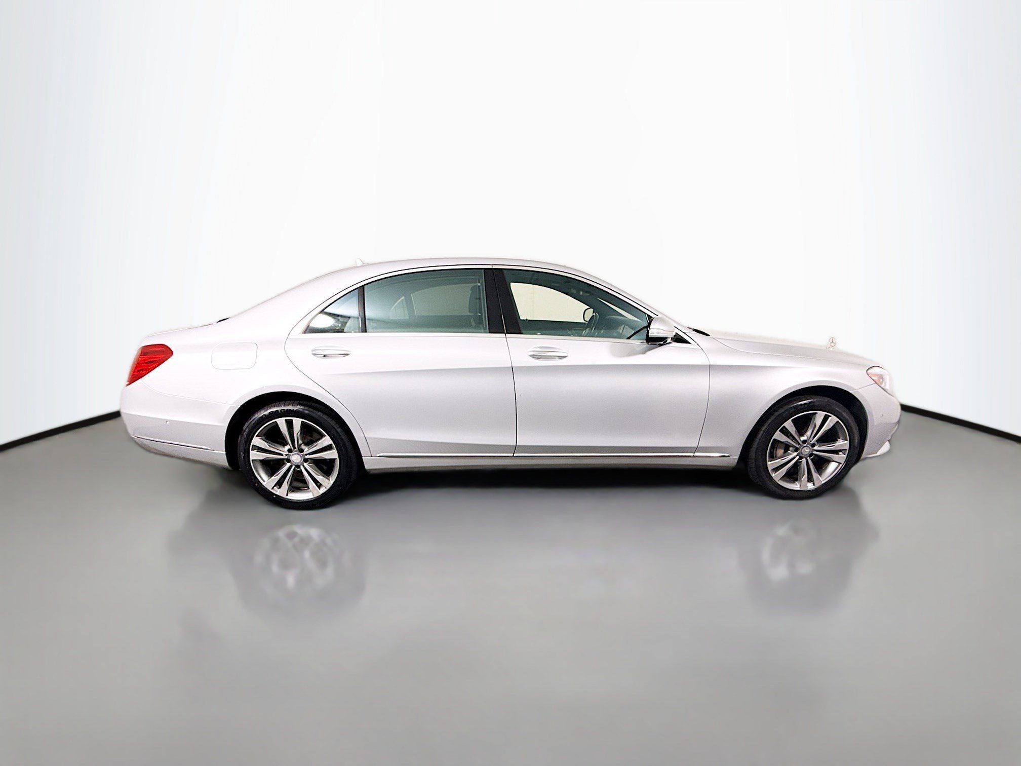 Used 2016 Mercedes-Benz S 550 Sedan image 11