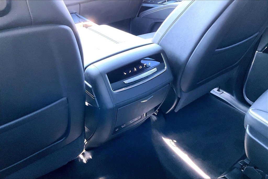 Certified 2026 Cadillac Escalade Luxury AWD/4WD image 10