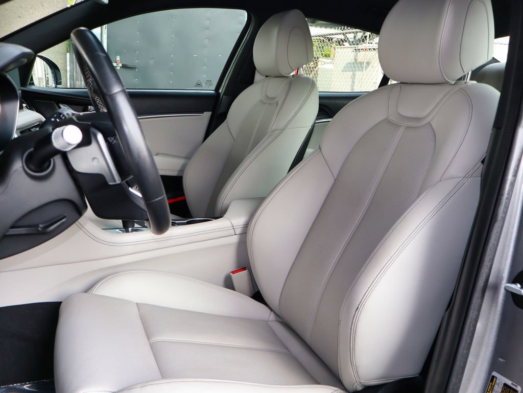 Used 2025 Genesis G70 2.5T AWD/4WD image 21