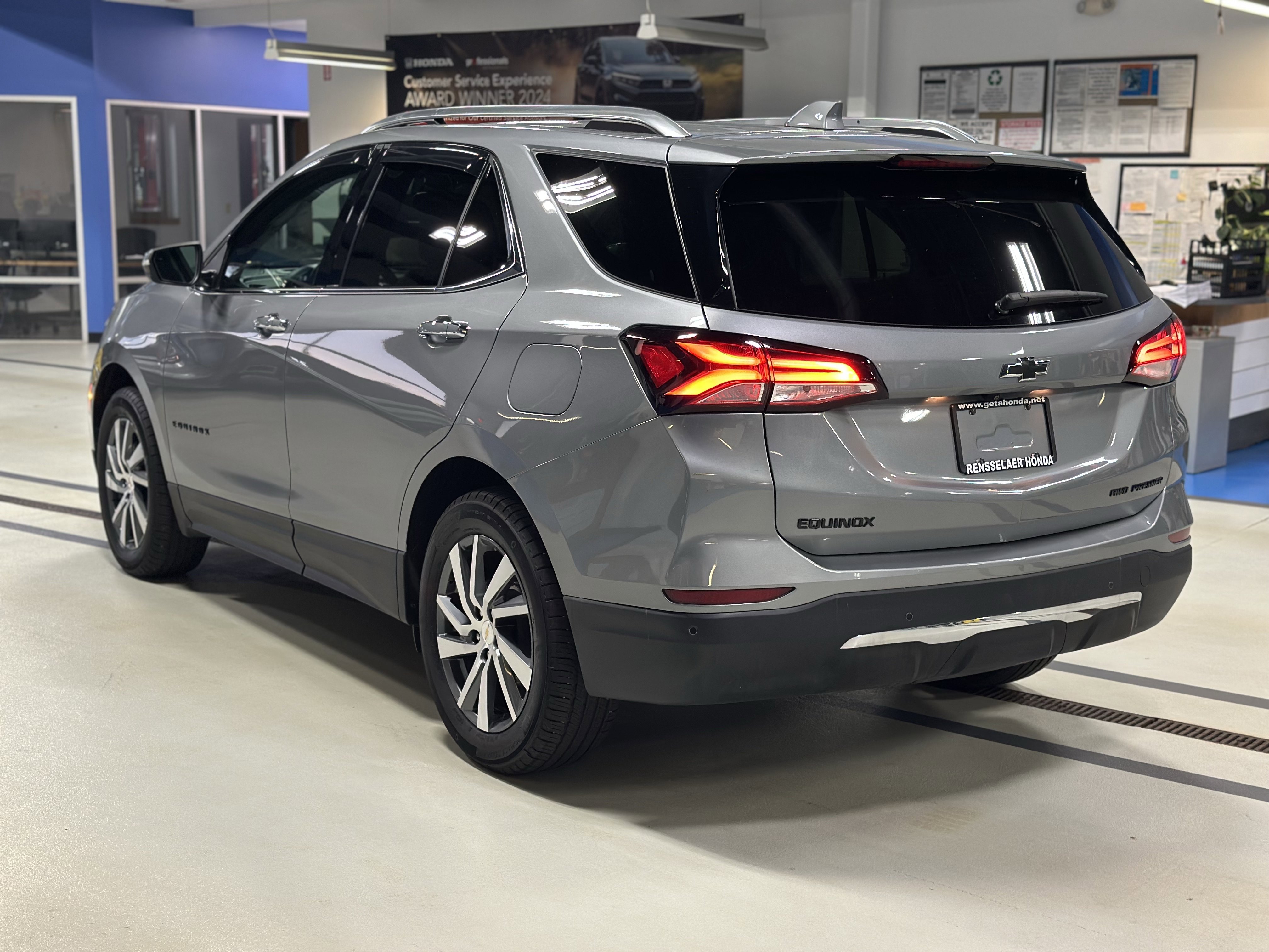 Used 2024 Chevrolet Equinox Premier image 8