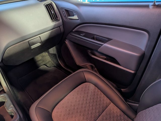 Used 2017 Chevrolet Colorado Z71 AWD/4WD image 16