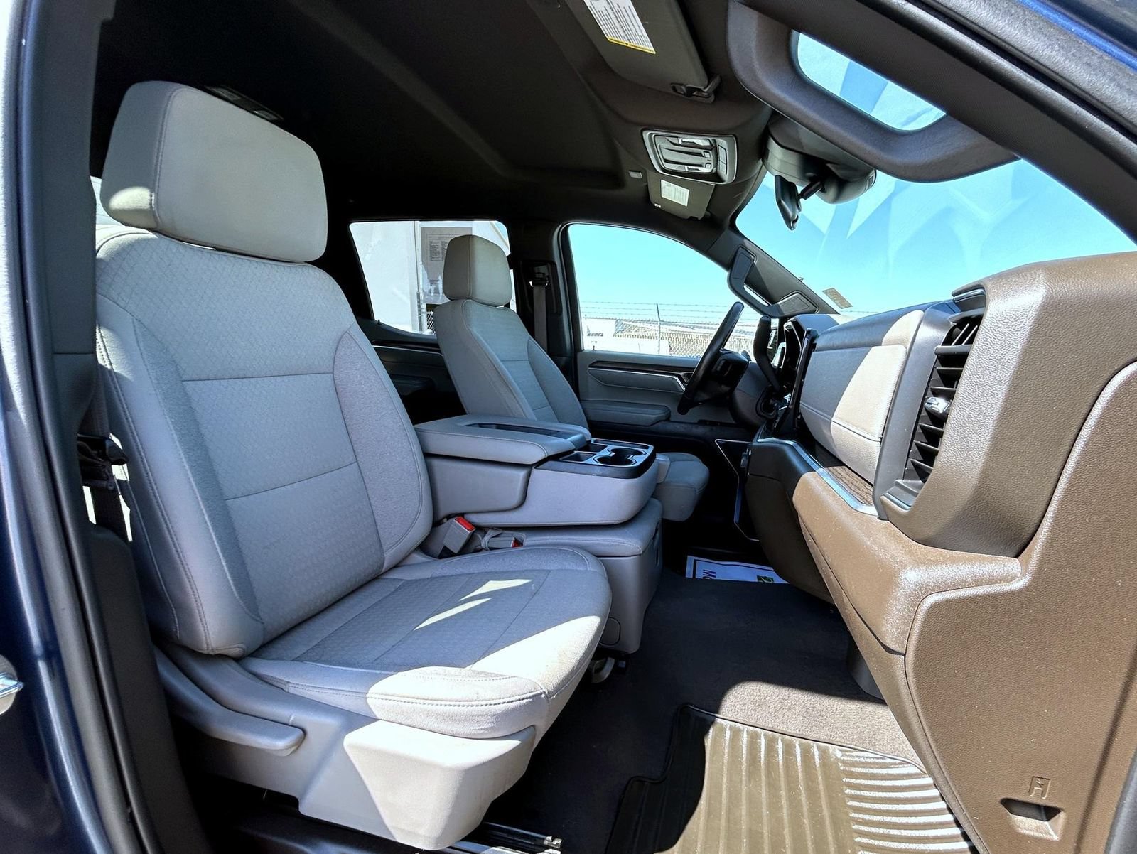 Certified 2022 Chevrolet Silverado 1500 LT AWD/4WD image 16