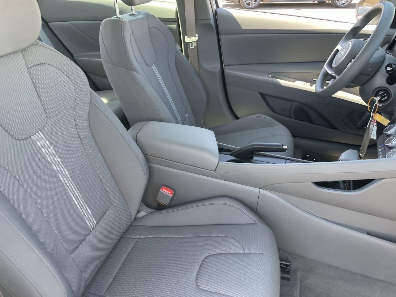 Certified 2025 Hyundai Elantra SE image 10