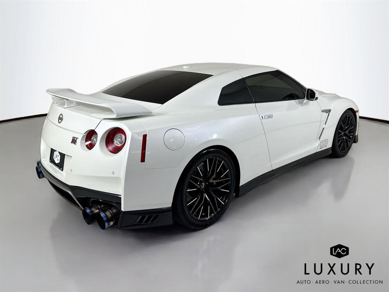 Used 2020 Nissan GT-R Premium image 6