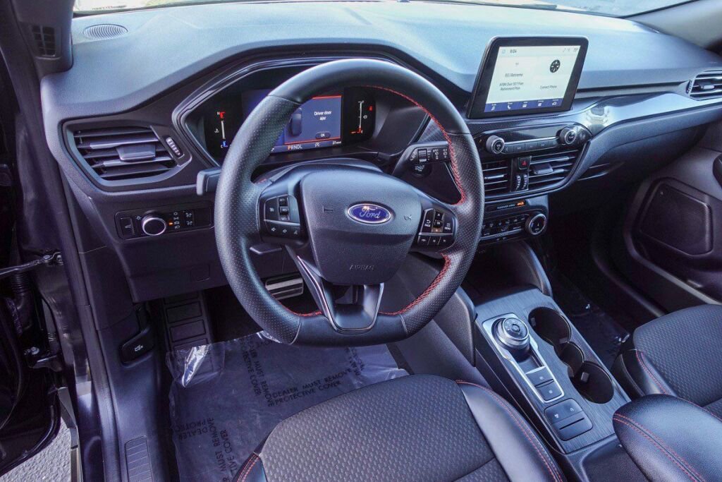 Used 2024 Ford Escape ST-Line image 10