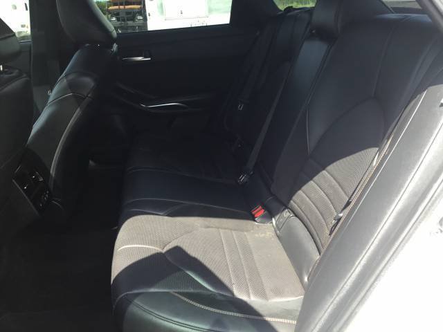 Used 2019 Toyota Avalon Touring FWD image 11