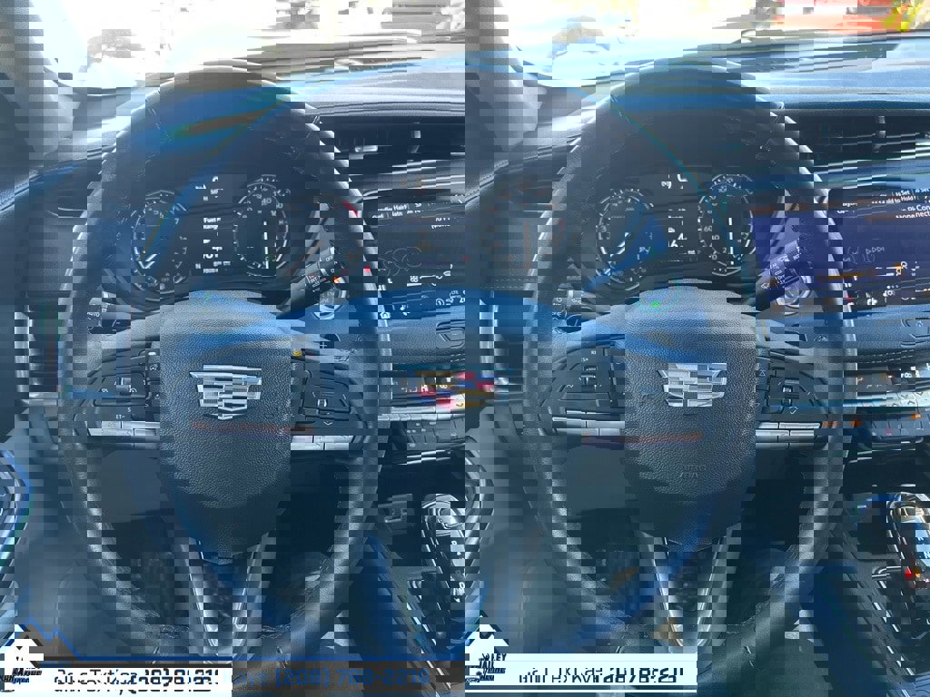 Used 2022 Cadillac XT4 Luxury w/ Cold Weather Package image 22