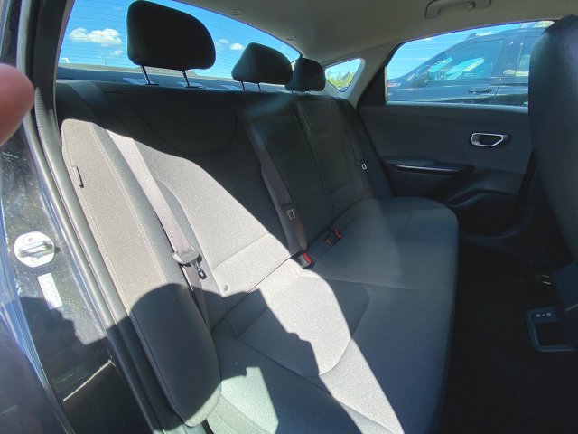 Used 2025 Kia K4 FWD image 25