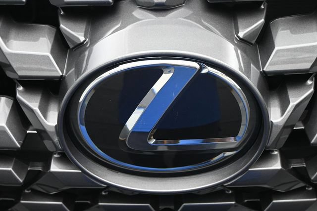 Certified 2023 Lexus GX 460 Premium w/ Premium Package AWD/4WD image 32