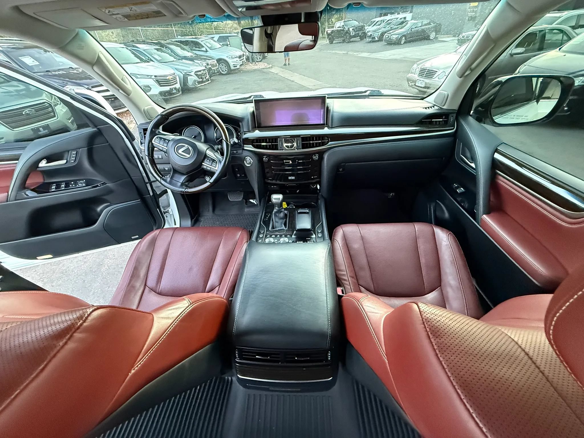 Used 2017 Lexus LX 570 4WD image 22