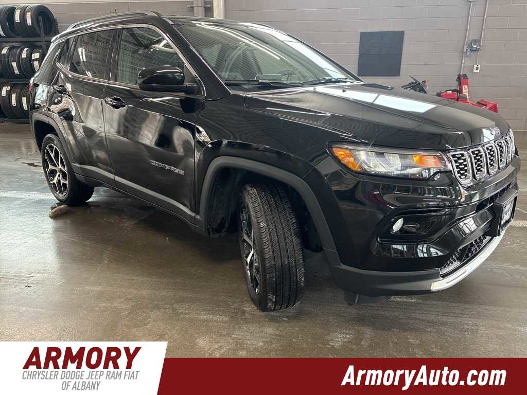 Used 2025 Jeep Compass Limited image 3