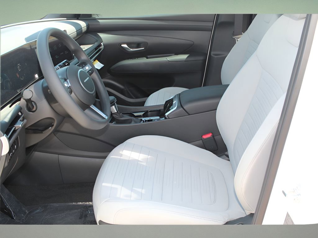 Used 2025 Hyundai Santa Cruz SE image 12