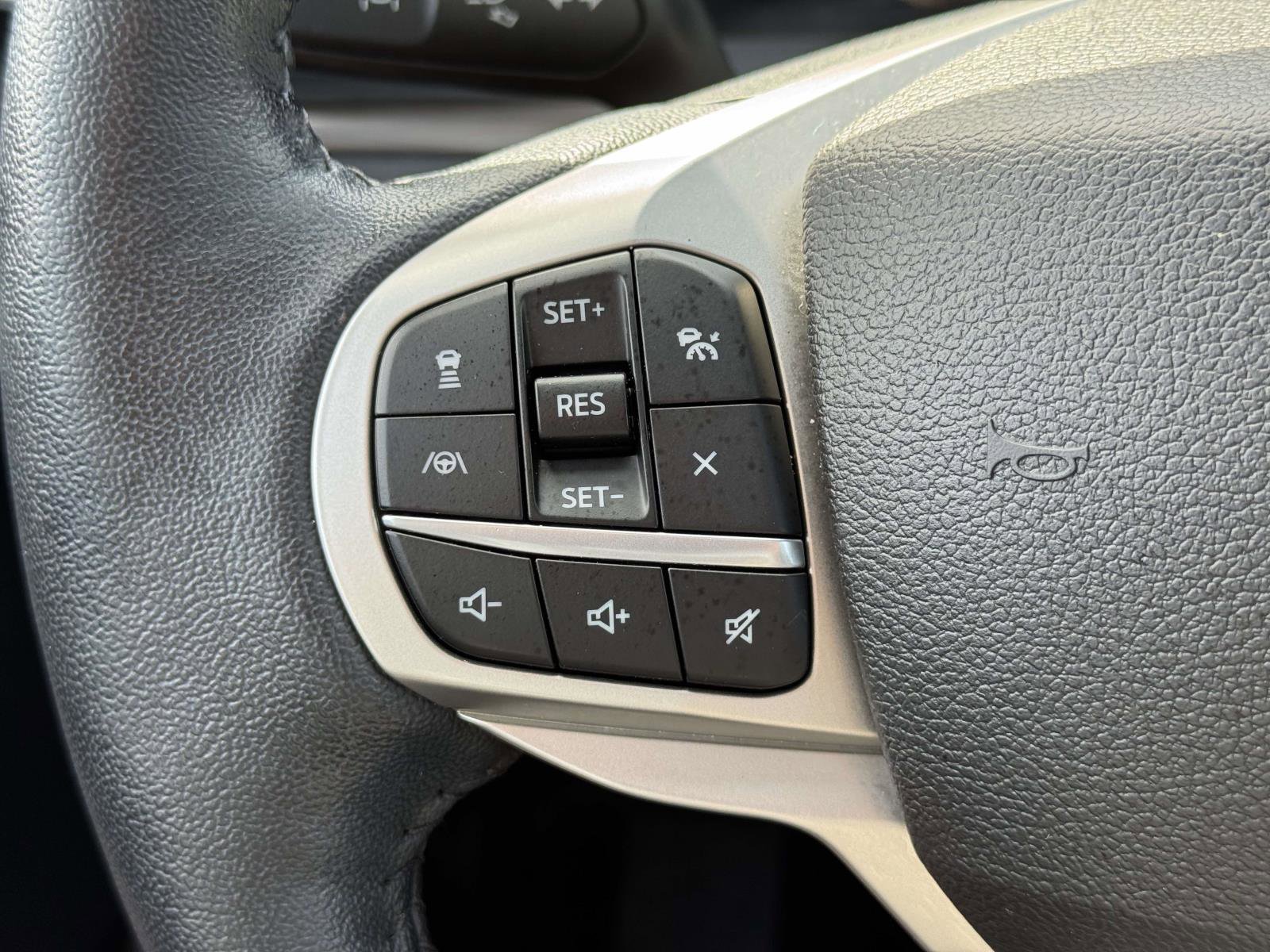 Used 2022 Ford Explorer Limited w/ Hybrid Equipment Group 310A image 21