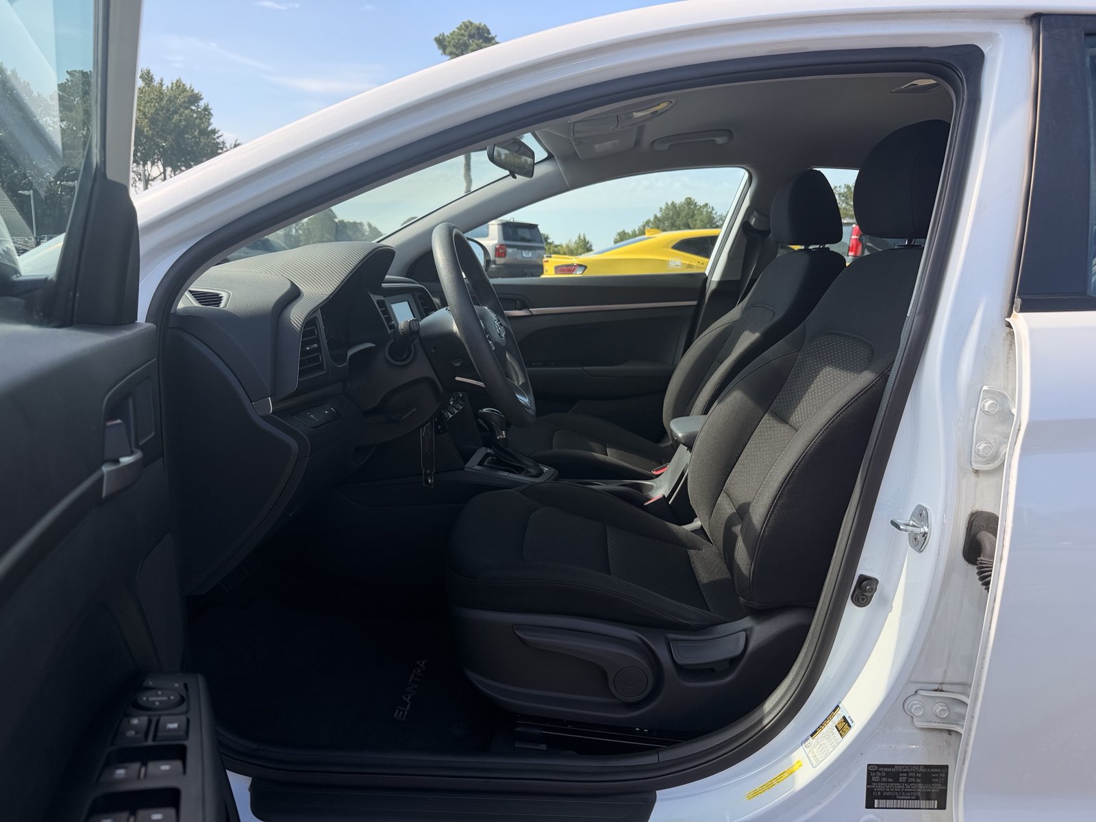 Used 2020 Hyundai Elantra SE w/ Cargo Package (C1) FWD image 14