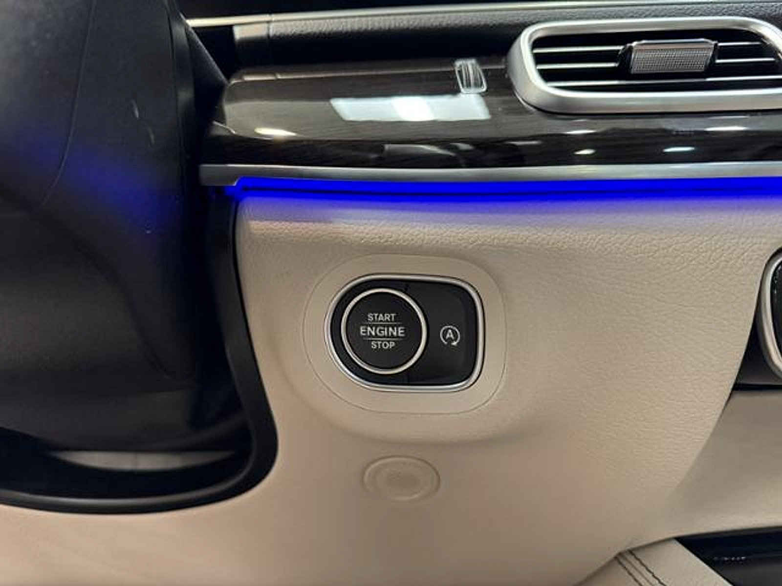 Certified 2025 Mercedes-Benz GLE 350 4MATIC image 39