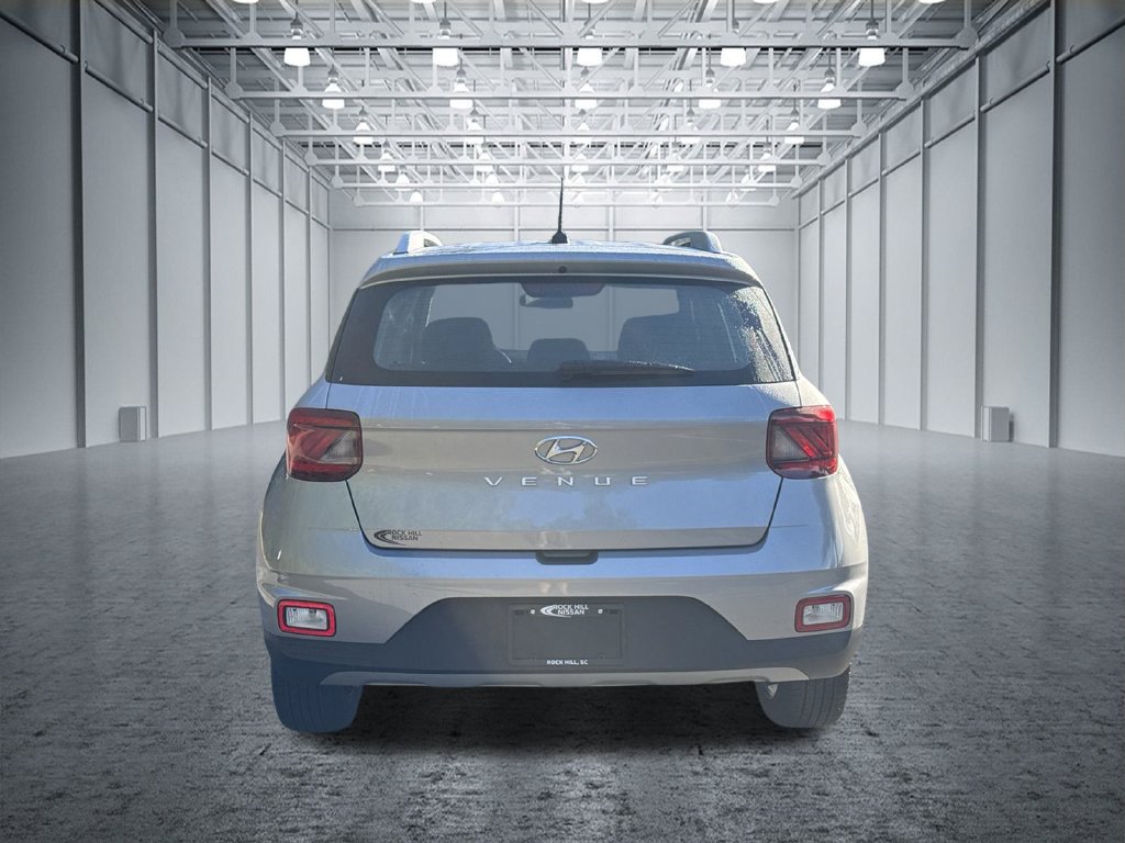 Used 2025 Hyundai Venue SEL FWD image 7