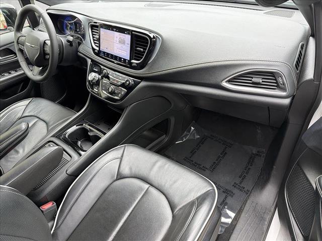 Used 2025 Chrysler Pacifica Limited FWD image 27