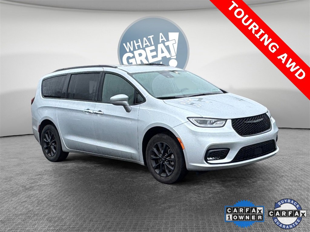 Certified 2022 Chrysler Pacifica Touring-L w/ S Appearance Package